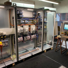 Wir automatisieren Ihre Produktionsprozesse. Maschinenautomation Geräte- und Anlagenbau Elektroinstallationen